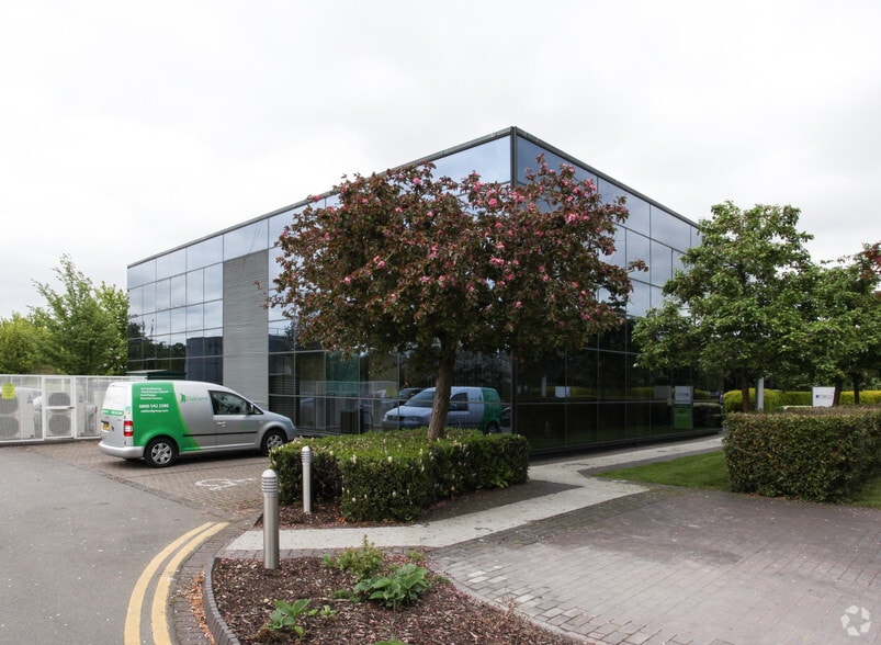 Apple Walk, Swindon for lease - Primary Photo - Image 1 of 3