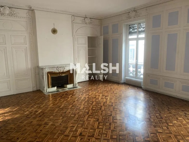 Bureau dans Lyon à vendre - Photo du bâtiment - Image 2 de 14