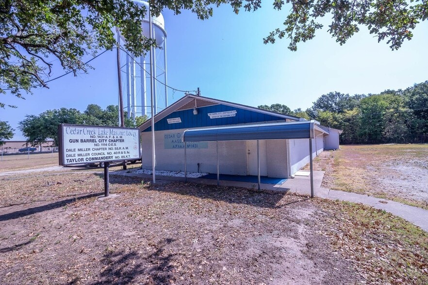 402 Legendary Ln, Gun Barrel City, TX for sale - Primary Photo - Image 1 of 12
