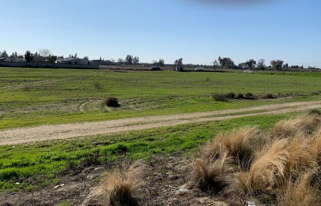 Cartmill Ave, Tulare, CA à vendre - Photo du bâtiment - Image 2 de 3