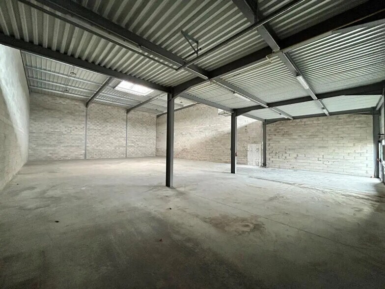 Flex in Aulnay-sous-Bois for lease - Interior Photo - Image 3 of 8