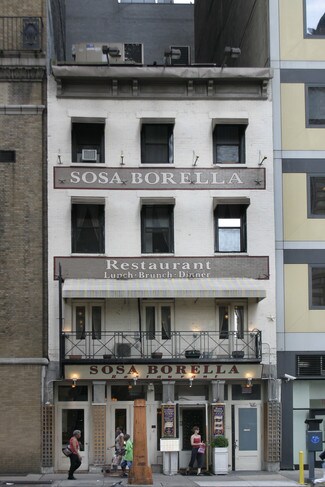 Plus de détails pour 669 8th Ave, New York, NY - Commerce de détail à louer