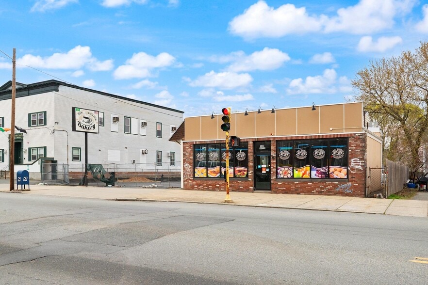 100-102 Boston St, Salem, MA for lease - Building Photo - Image 3 of 13