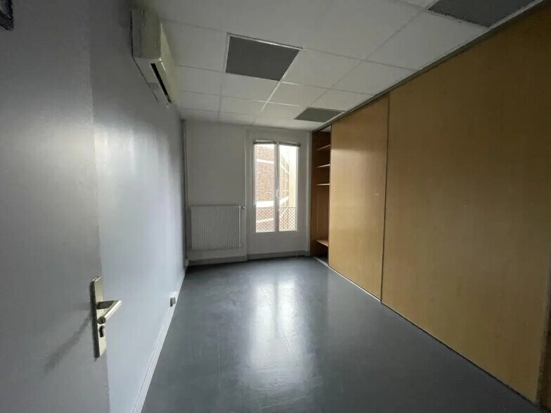 Bureau dans Paris à vendre - Photo du bâtiment - Image 3 de 7