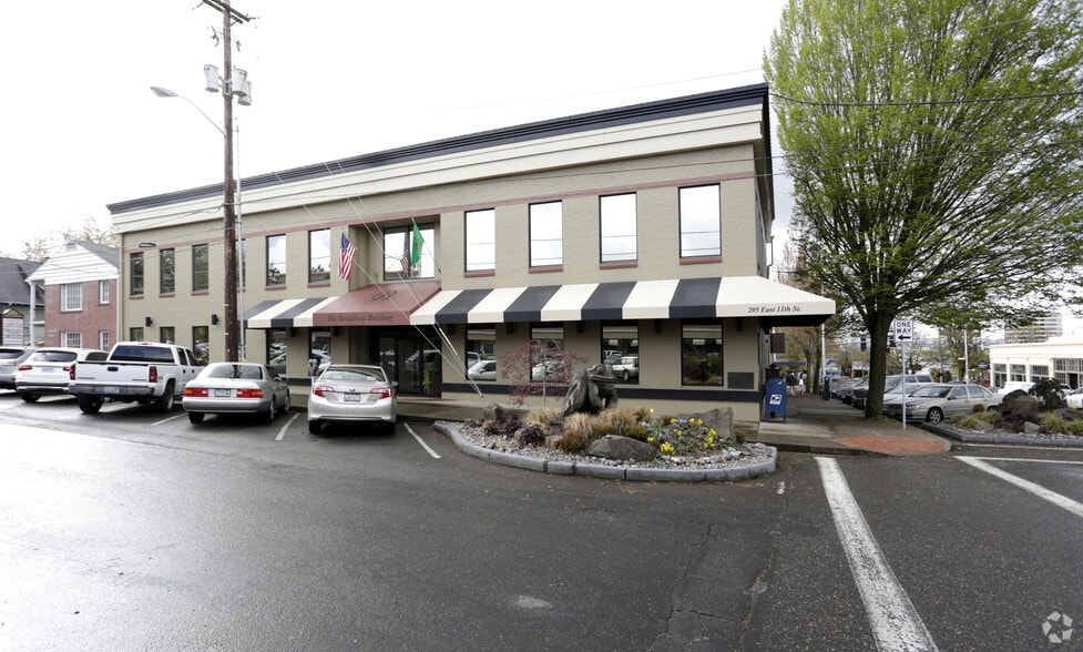 205 E 11th St, Vancouver, WA for lease - Building Photo - Image 1 of 6