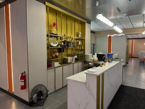 456-488 Hempstead Tpke, West Hempstead, NY for lease Interior Photo- Image 2 of 7