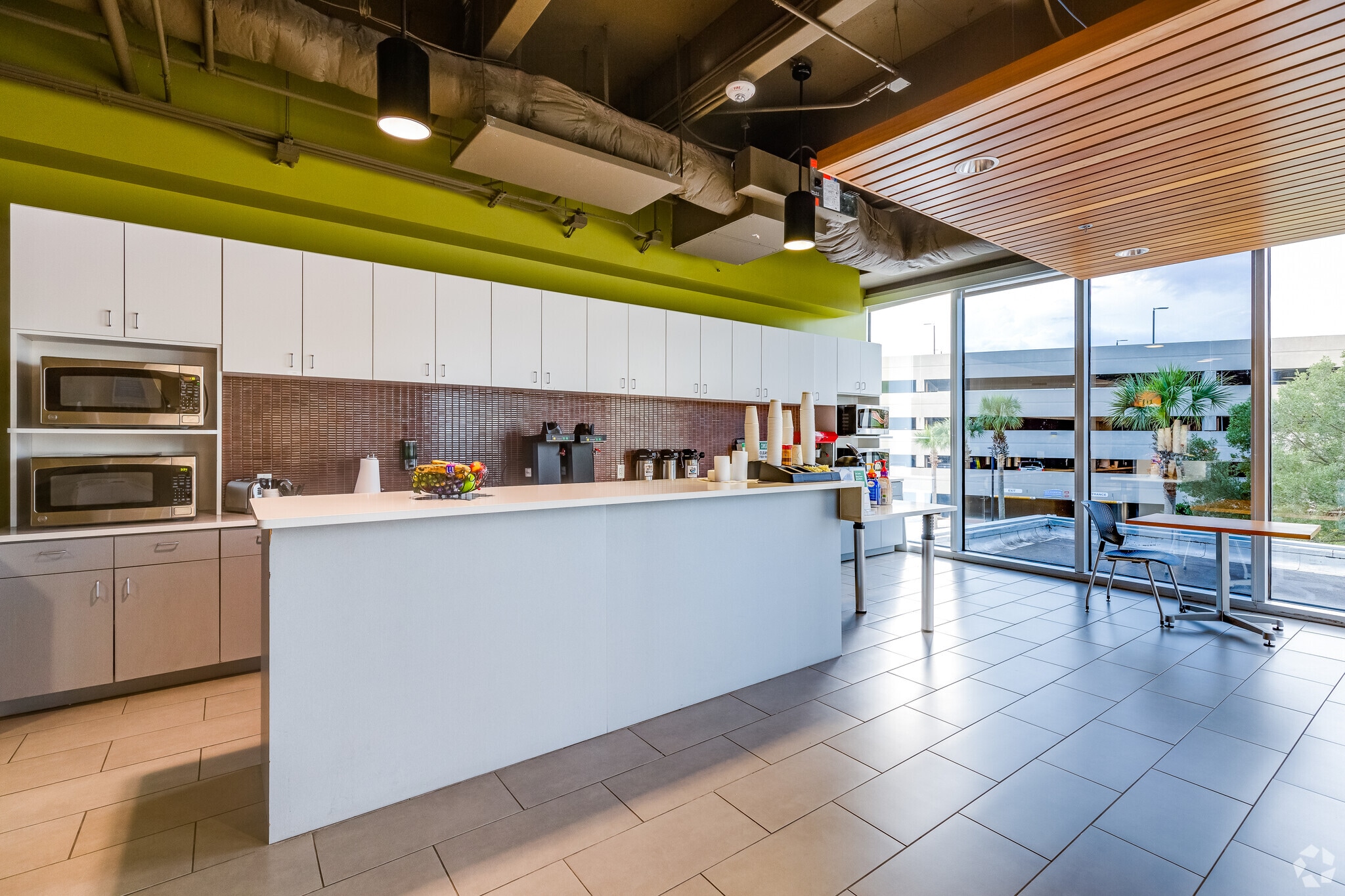 6277 Sea Harbor Dr, Orlando, FL for lease Interior Photo- Image 3 of 12