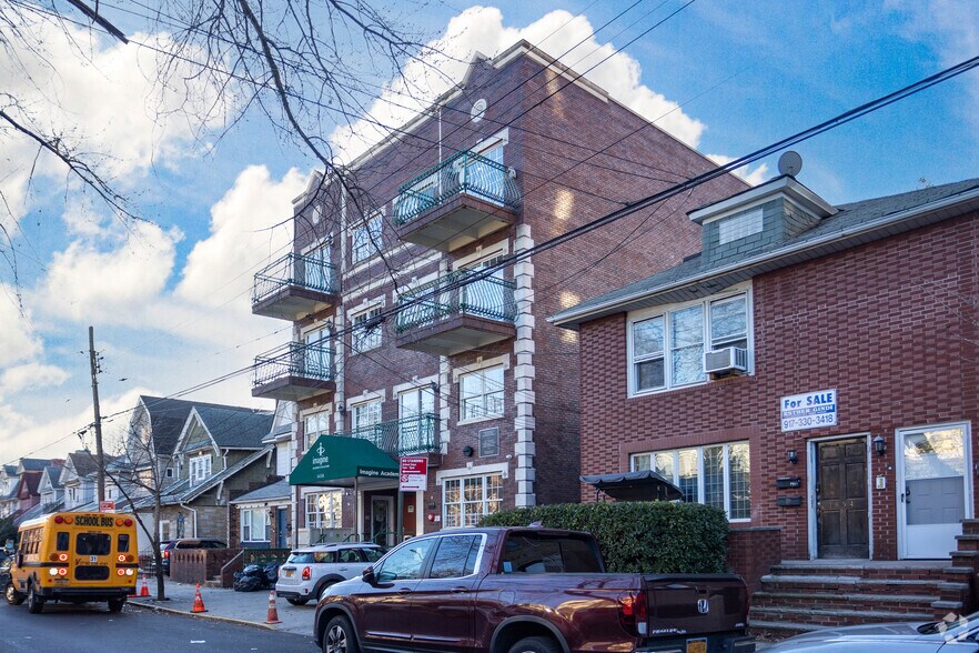 1458 E 14th St, Brooklyn, NY à vendre - Photo du bâtiment - Image 3 de 5