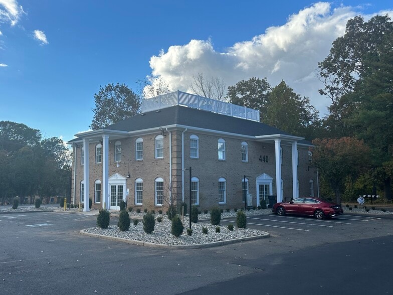 440 State Route 34, Colts Neck, NJ for lease - Building Photo - Image 1 of 9