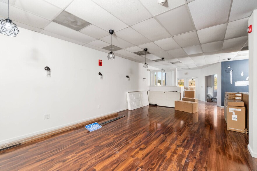 1051 Farmington Ave, Farmington, CT à louer - Photo intérieure - Image 3 de 32