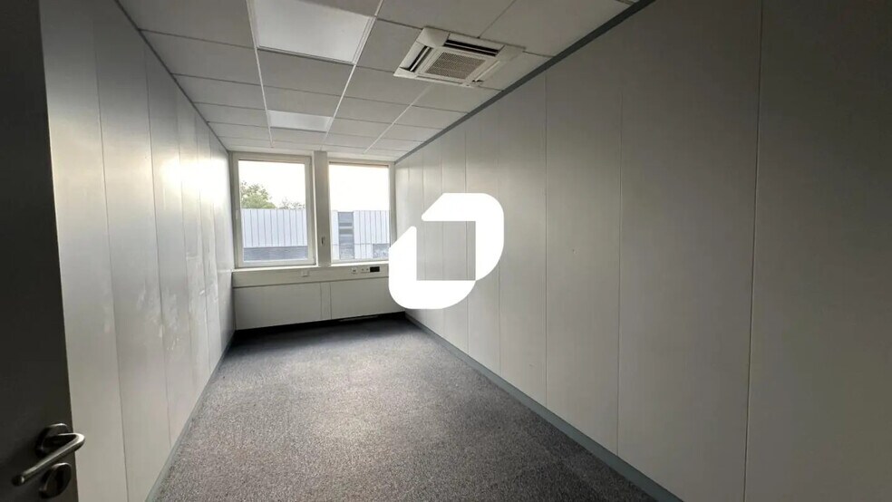 3 Rue Alexandre Volta, Mundolsheim à louer - Photo du bâtiment - Image 3 de 28