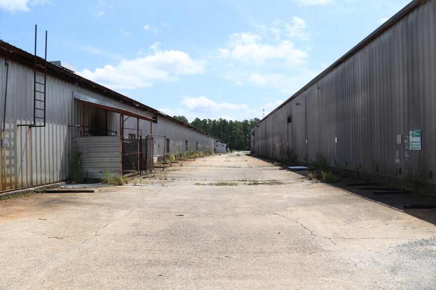 2-4 N Gill St, Hazlehurst, GA à louer - Photo du bâtiment - Image 3 de 9