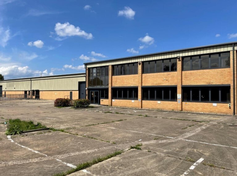 3 Athelney Way, Cheltenham à louer - Photo du bâtiment - Image 2 de 2