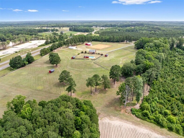 578 Atkins Rd, Cameron, NC à vendre - Photo du bâtiment - Image 2 de 11