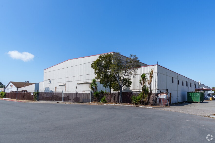 1730 Sabre St, Hayward, CA for lease - Building Photo - Image 2 of 28