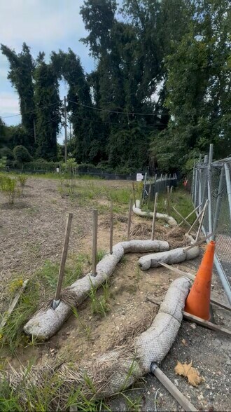 7815 Cinder Bed Rd, Lorton, VA à vendre - Photo du bâtiment - Image 3 de 11