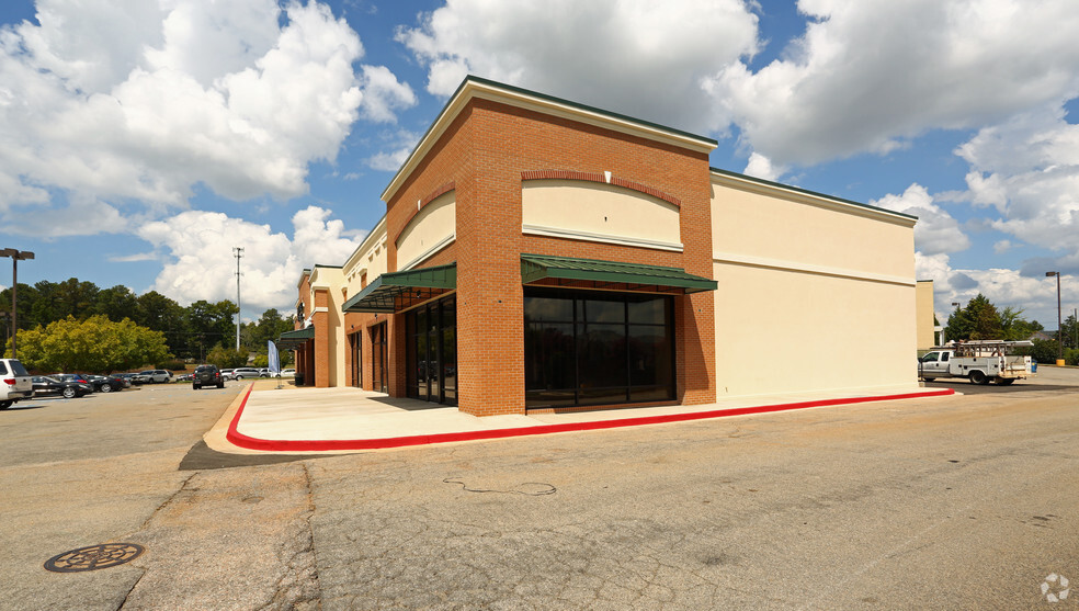 2724-2750 N Lake Dr, Columbia, SC for lease - Building Photo - Image 3 of 36