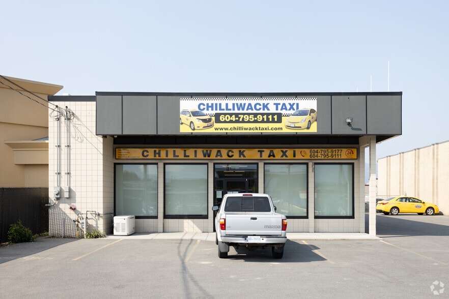 45877 Hocking Av, Chilliwack, BC à louer - Photo du bâtiment - Image 2 de 9