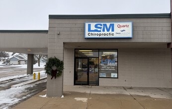 205-245 S Century Ave, Waunakee, WI à louer Photo du bâtiment- Image 1 de 7