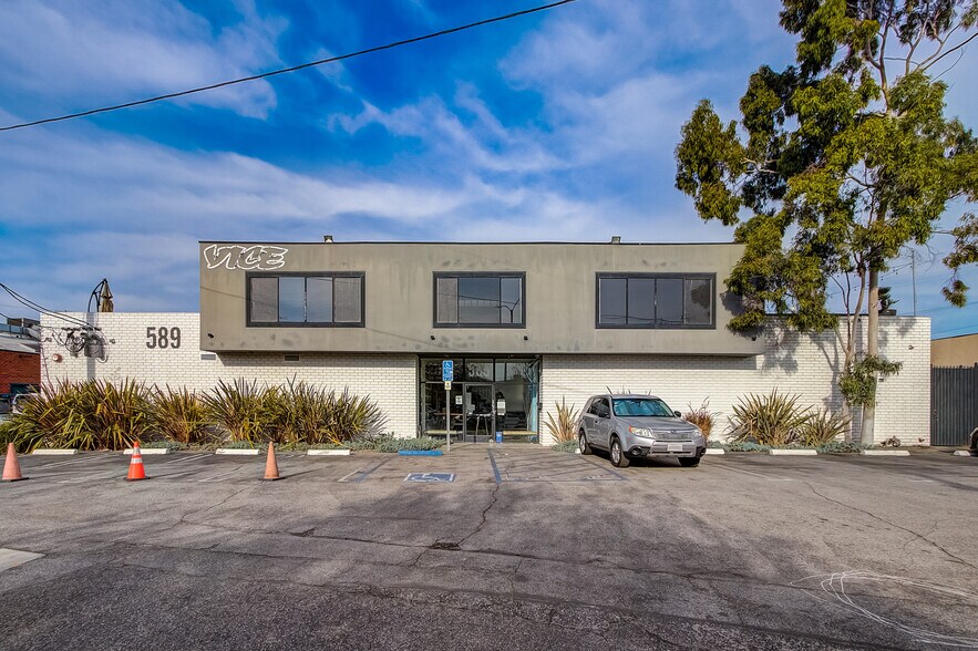 589-595 N Venice Blvd, Venice, CA à vendre - Photo du bâtiment - Image 2 de 18