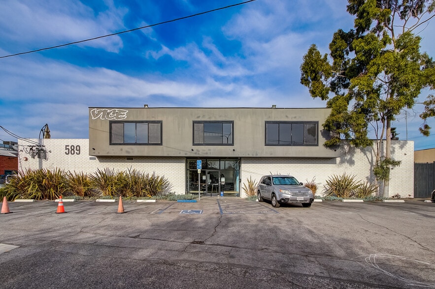 589-595 N Venice Blvd, Venice, CA à louer - Photo du bâtiment - Image 2 de 18
