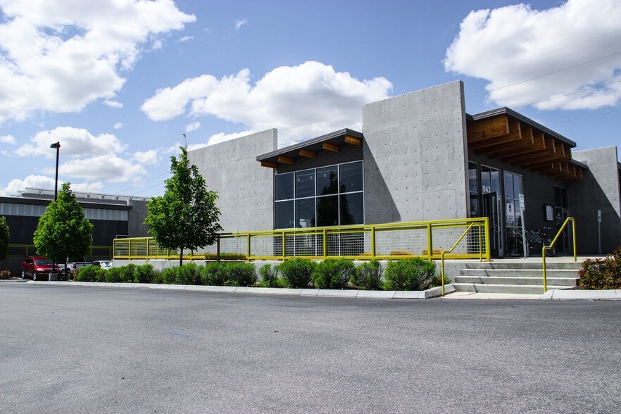 943 W Overland Rd, Meridian, ID à louer - Photo du bâtiment - Image 2 de 6