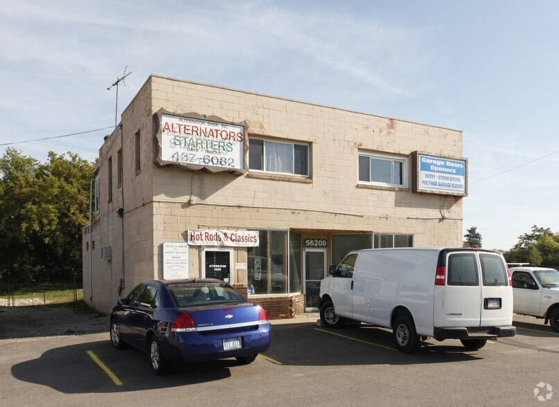 56200 Grand River Ave, New Hudson, MI à vendre - Photo du bâtiment - Image 2 de 2