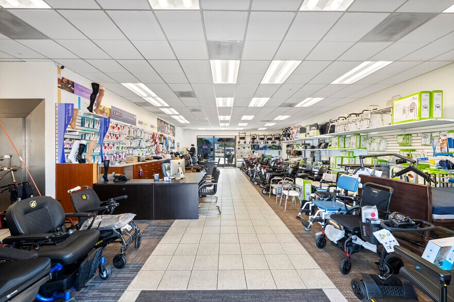 103 E Stetson Ave, Hemet, CA for sale - Building Photo - Image 3 of 13