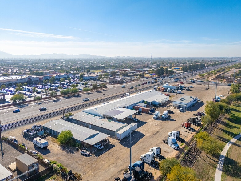 11328 W Buckeye Rd, Avondale, AZ à louer - Photo du bâtiment - Image 3 de 12