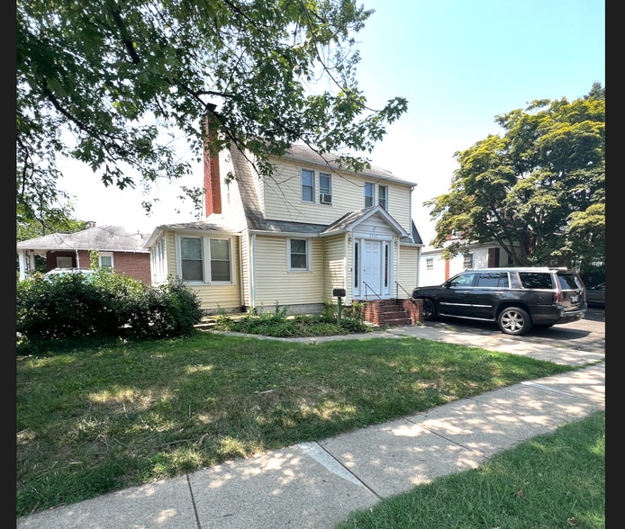 2320 S Eads St, Arlington, VA for sale - Primary Photo - Image 1 of 1