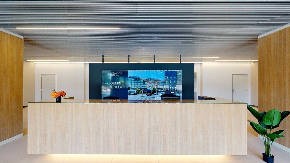 Calle de Isabel Colbrand, 22, Madrid, Madrid à louer - Numérisation 3D de Matterport - Image 2 de 10