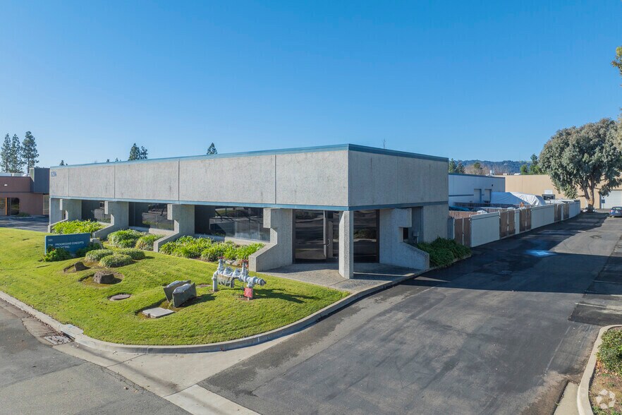 1236 Quarry Ln, Pleasanton, CA à louer - Photo du bâtiment - Image 2 de 9