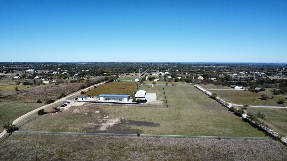 121 Pistol Rd, Weatherford, TX for lease - Building Photo - Image 3 of 5
