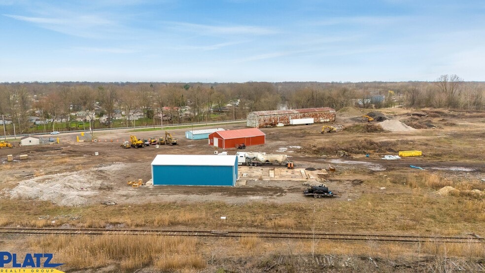 1328 N River Rd NW, Warren, OH à louer - Photo principale - Image 1 de 11