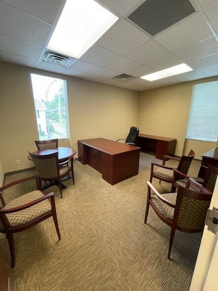 408 Franklin St SE, Huntsville, AL for lease - Interior Photo - Image 2 of 7