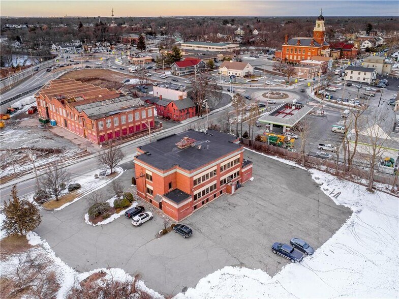 20 Centerville Rd, Warwick, RI à louer - Photo du bâtiment - Image 3 de 8