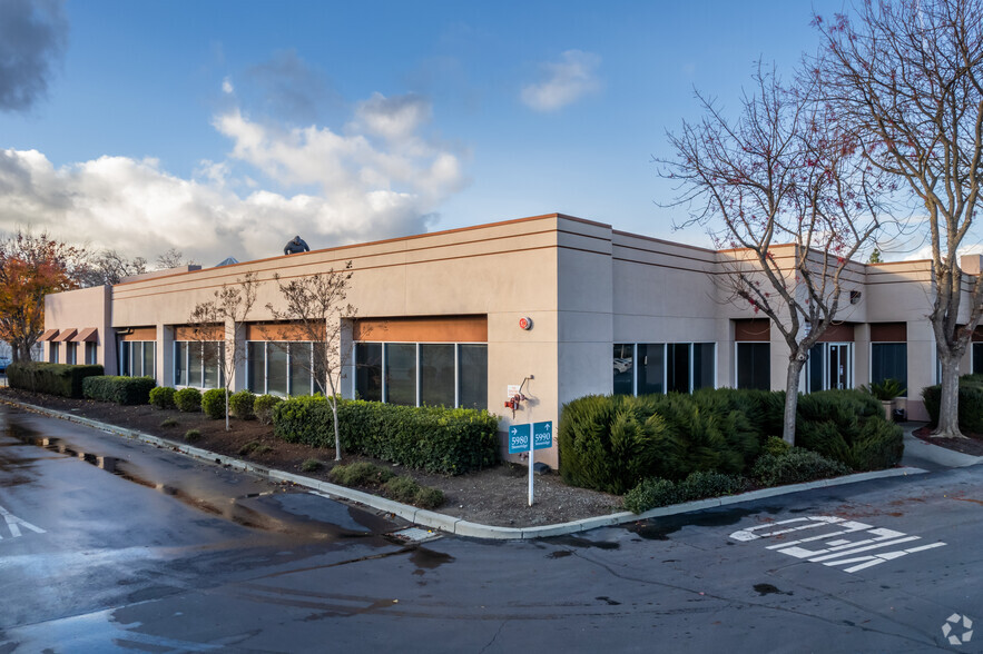 5980 Stoneridge Dr, Pleasanton, CA for lease - Building Photo - Image 2 of 7