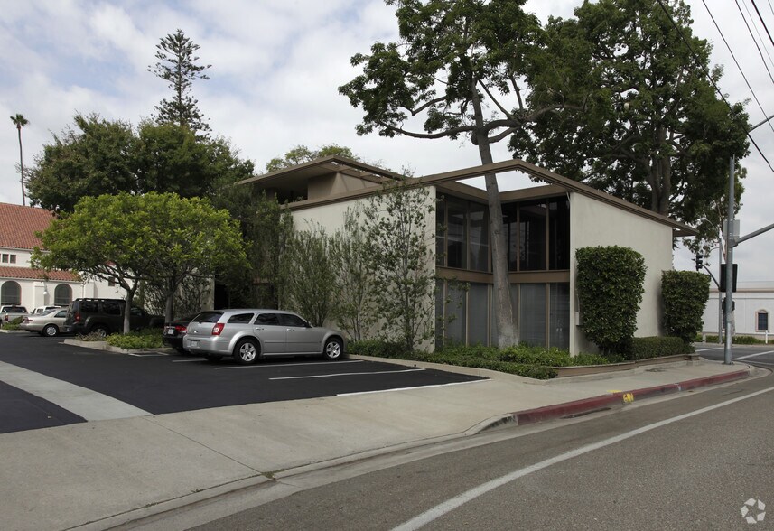 850 E Chapman Ave, Orange, CA à louer - Photo du bâtiment - Image 3 de 36
