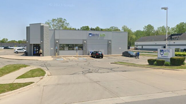 Plus de détails pour 7358 Secor Rd, Lambertville, MI - Commerce de détail à vendre