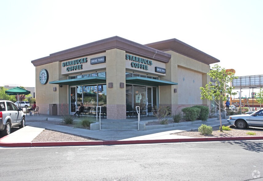 701-725 N Rancho Dr, Las Vegas, NV à louer - Photo du bâtiment - Image 2 de 6