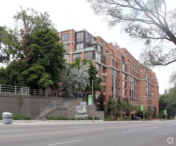 2900 Yonge St, Toronto, ON for sale - Building Photo - Image 3 of 3