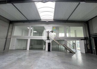 Plus de détails pour Local d'activités à louer