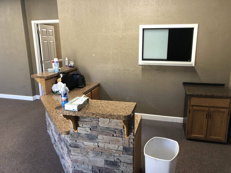 2016 N Westwood Blvd, Poplar Bluff, MO à vendre - Photo intérieure - Image 3 de 30