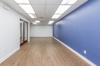 3115 NW 10th Ter, Oakland Park, FL for lease Interior Photo- Image 2 of 10