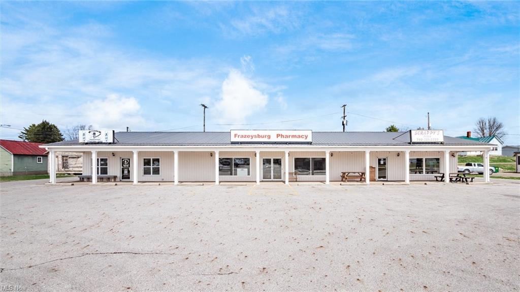22 3rd st, Frazeysburg, OH à vendre Photo principale- Image 1 de 31