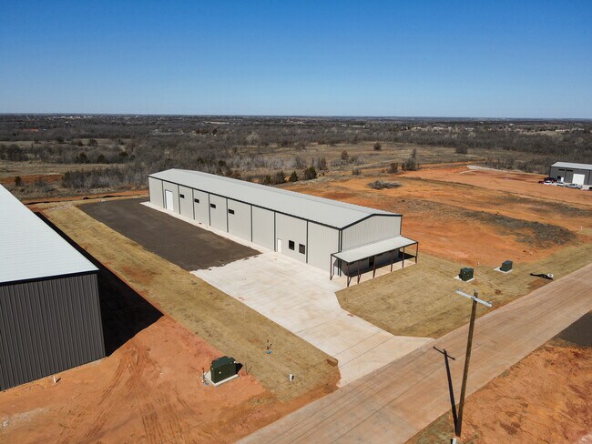 Plus de détails pour 11535 Black Sand Drive, Edmond, OK - Flex à vendre