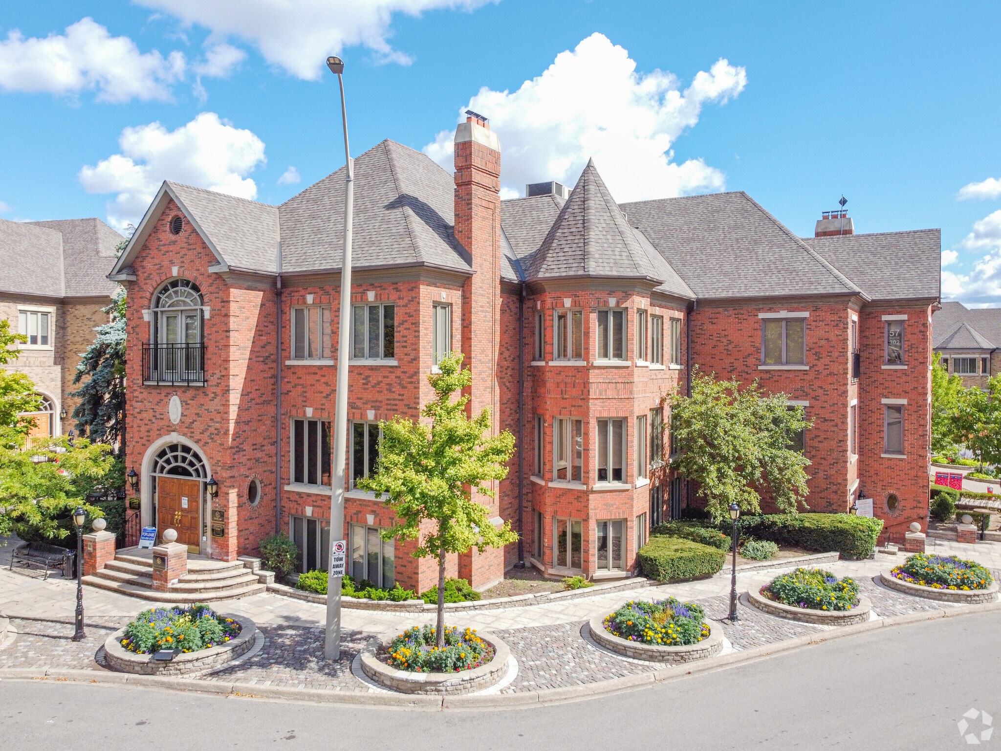 4284 Village Centre Crt, Mississauga, ON for sale Primary Photo- Image 1 of 1