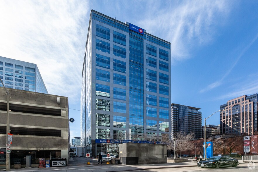 269 Laurier Ave W, Ottawa, ON à louer - Photo du bâtiment - Image 2 de 2