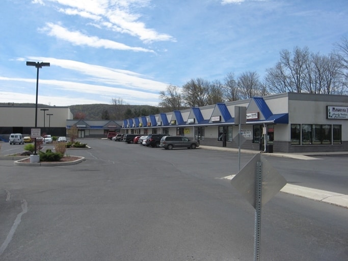 5224 Milford Rd, East Stroudsburg, PA for lease - Building Photo - Image 3 of 8