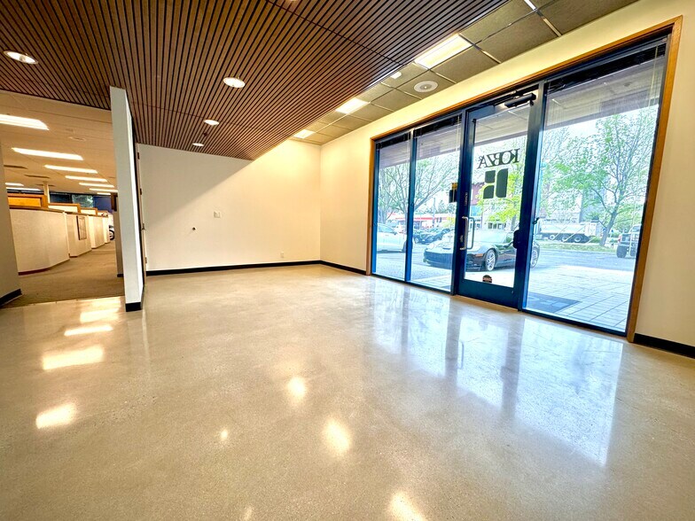 2083 Old Middlefield Way, Mountain View, CA à vendre - Photo intérieure - Image 2 de 11